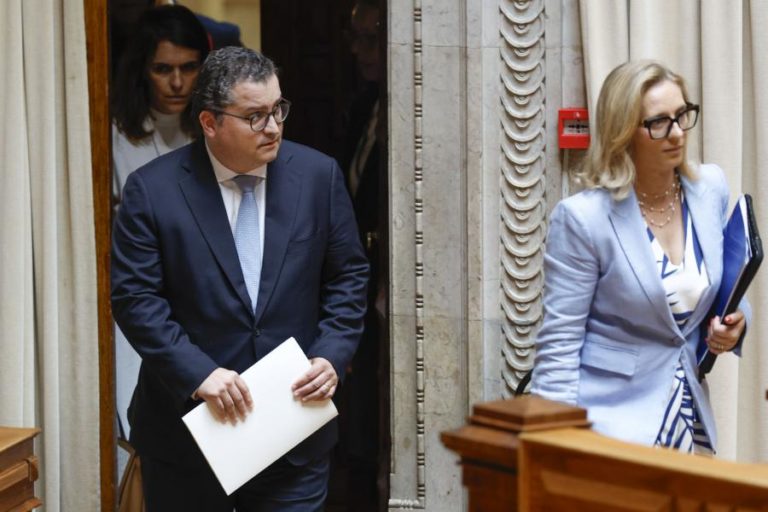 Governo estende prazo para contribuintes afetados pagarem impostos até 30 de abril