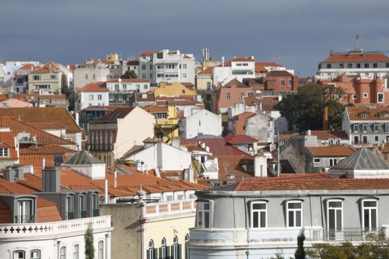 Taxa Euribor sobe a três e a seis meses e cai no prazo mais longo