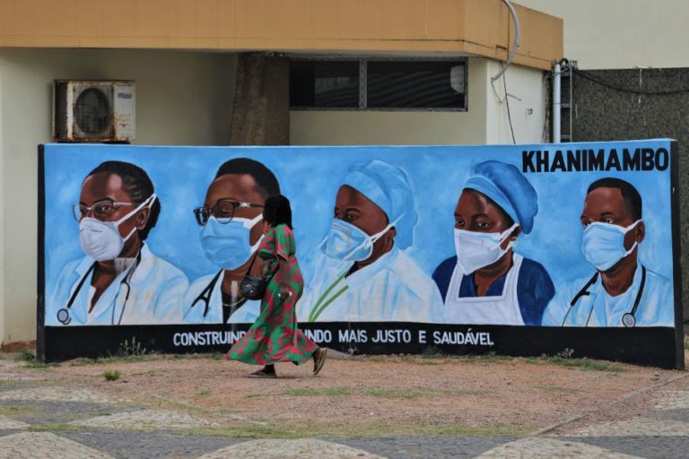 Governo moçambicano critica greve dos profissionais de saúde por “castigar concidadãos”