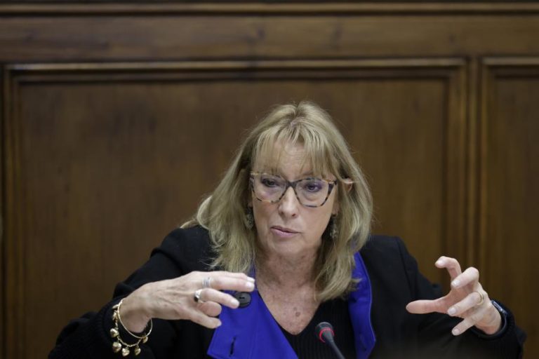 Ministra convoca UGT e confederações patronais para reunião na segunda-feira sobre lei laboral