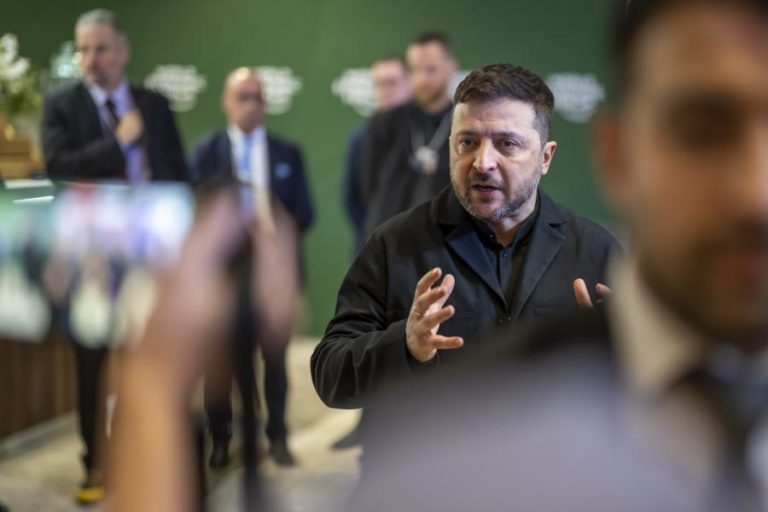Zelensky acusou a Rússia de ter iniciado um conflito mundial
