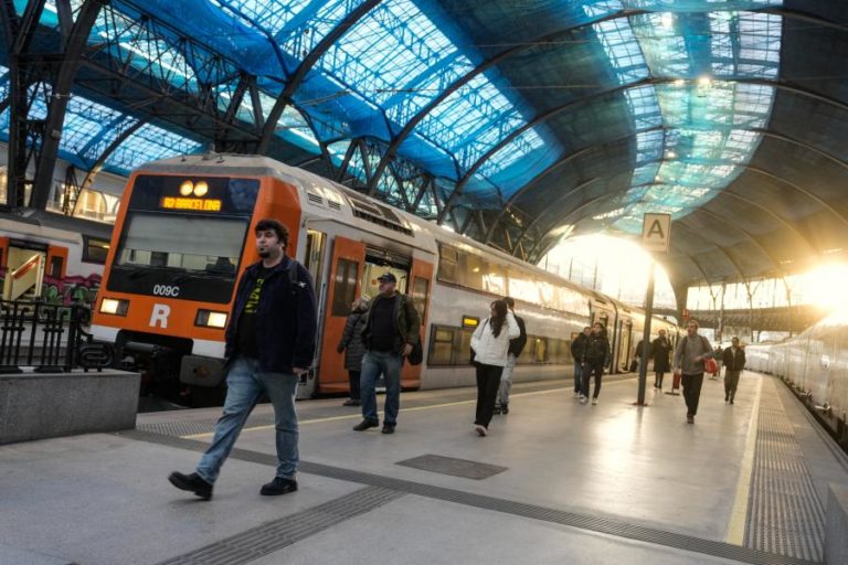 Maquinistas espanhóis desconvocam greve marcada após acidentes ferroviários