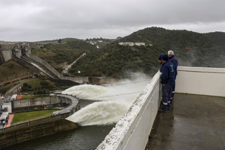 Governo mantém preço em vigor da água do Alqueva e elimina tarifa reduzida