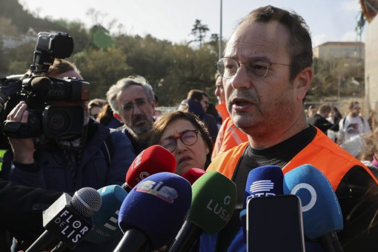 Mais de 200 clientes sem eletricidade no concelho de Leiria — Câmara