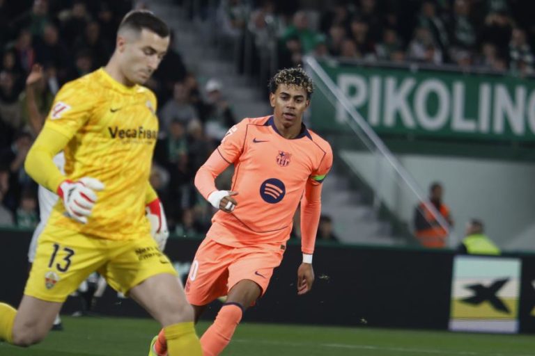 FC Barcelona vence em Elche mesmo imensamente perdulário