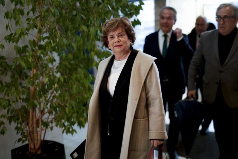 Ministra da Administração Interna demite-se e Presidente aceita – oficial