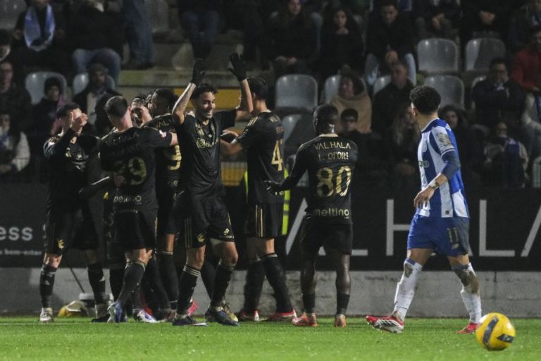 Casa Pia impõe primeira derrota do campeonato ao FC Porto