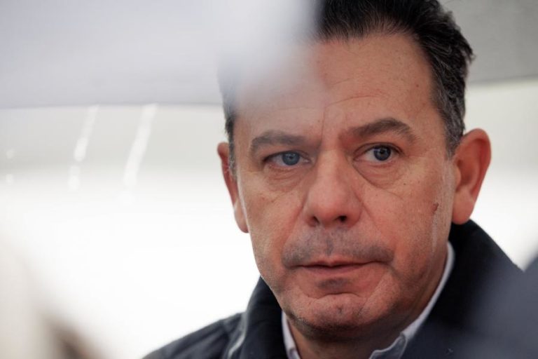 Ventura desafia Montenegro a demarcar-se de abstenção do PSD em petição sobre ilegalização do Chega