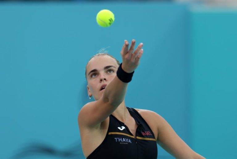 Tenista checa Sara Bejlek conquista em Abu Dhabi o seu primeiro título
