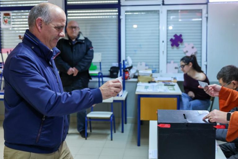 Presidenciais: Paulo Raimundo foi rápido a votar e faz apelo à participação