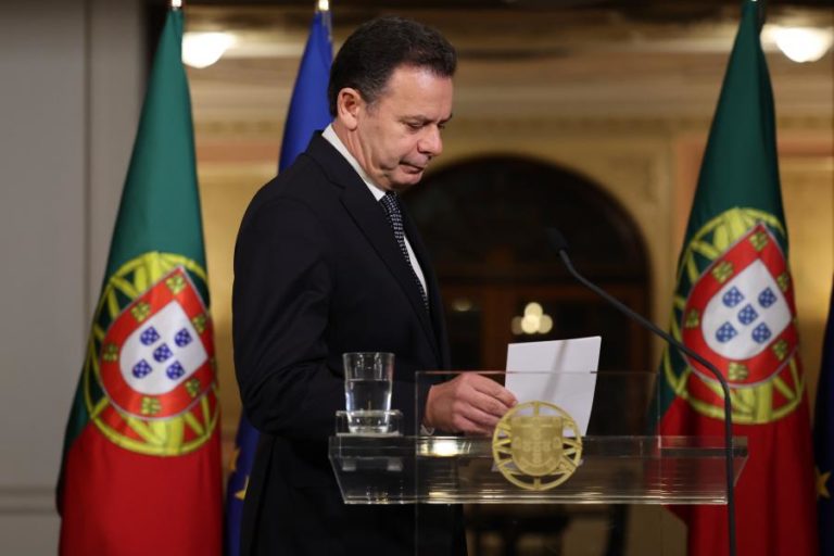 Partidos e Governo com consenso para adiar debate quinzenal com primeiro-ministro para sexta-feira