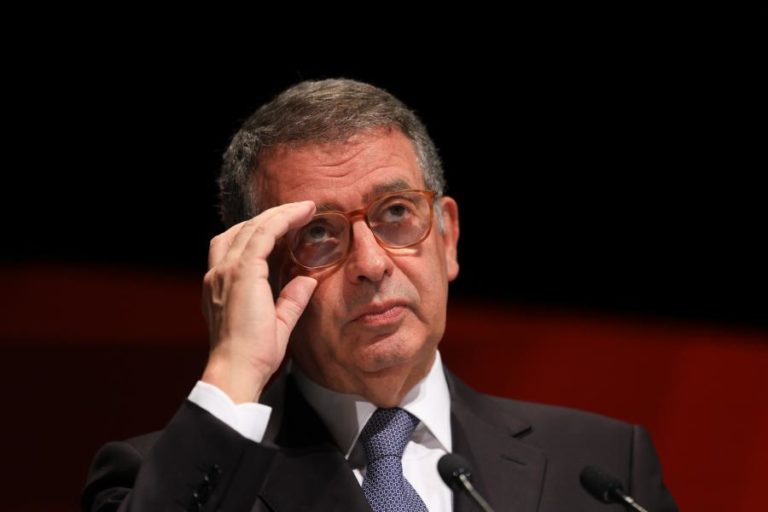 Seguro cessou funções académicas e empresariais e doou participações aos filhos