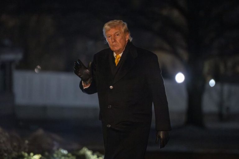 Trump corta 600 milhões de dólares em fundos de saúde a quatro estados democratas