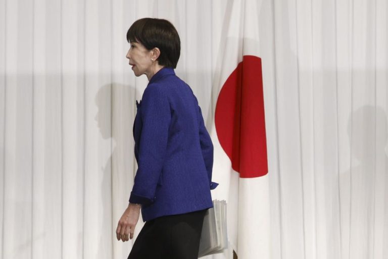 Partido de Sanae Takaichi obtém dois terços do Parlamento do Japão