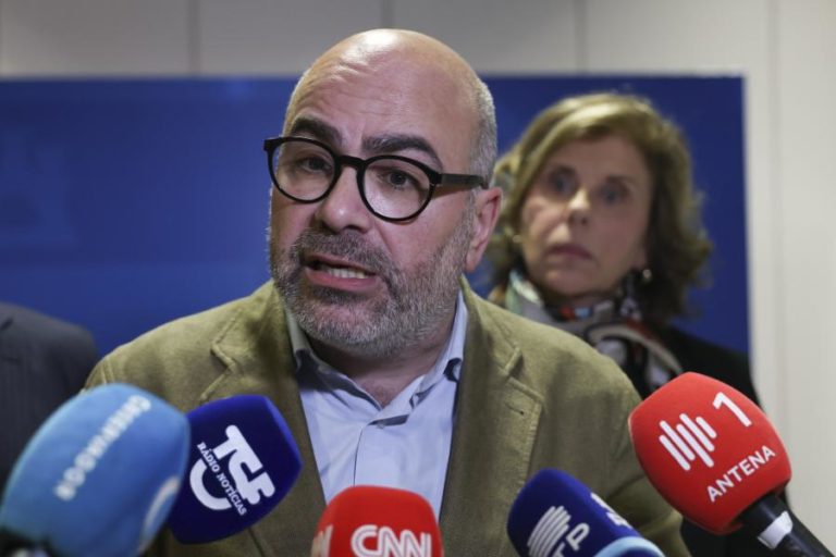 Ministro diz que irá demorar “várias semanas” reparação de troço da AI em Coimbra