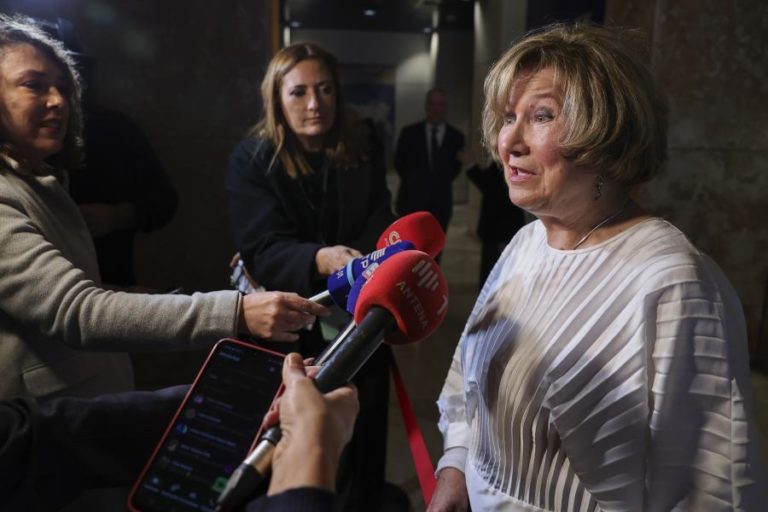 Lídia Jorge apela à vigilância sobre Inteligência Artificial em defesa do pensamento humano