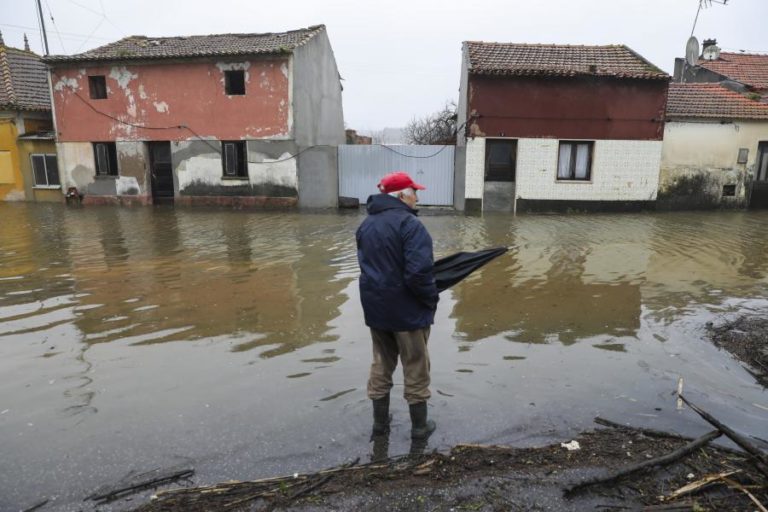 Mau tempo: Metade das habitações expostas não tinha seguro com cobertura de tempestade