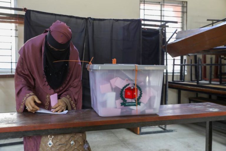 Partido Nacionalista do Bangladesh vence legislativas com maioria absoluta