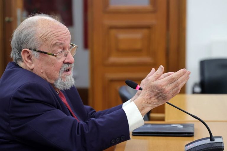 Ex-presidente da Liga dos Bombeiros considera que Estado falhou na modernização do INEM