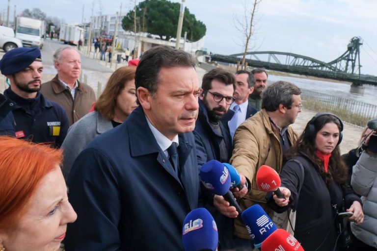 Mau Tempo: Montenegro garante que Governo tem vários planos para recuperar o país