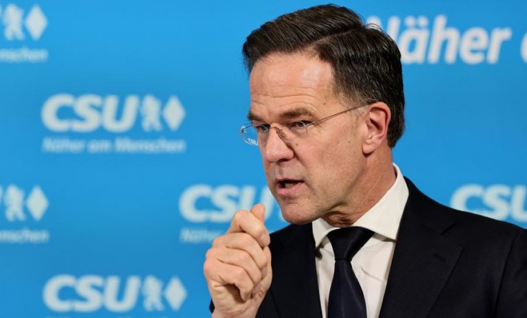 Rutte confiante que EUA manterão presença forte na NATO a nível convencional e nuclear