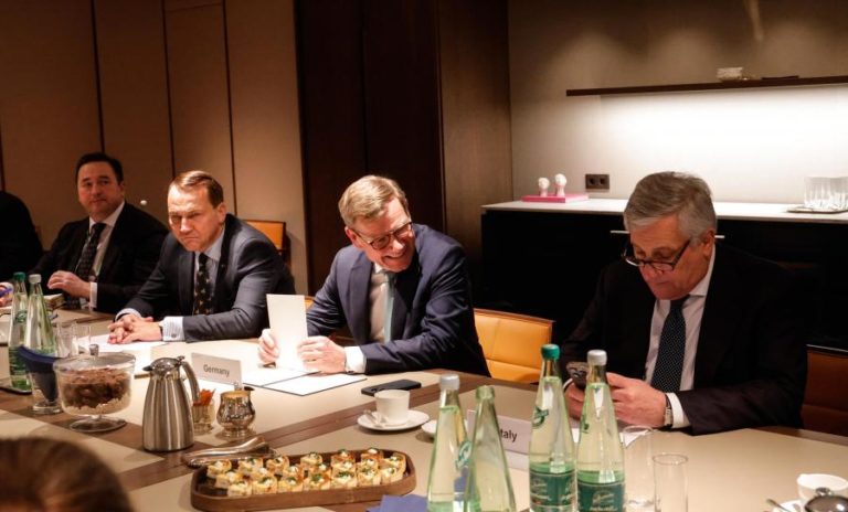 Alemanha quer austeridade na UE para cumprir metas da NATO em gastos com defesa