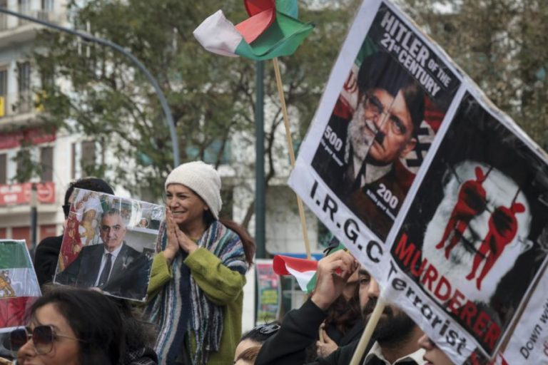 Cerca de uma centena de pessoas manifestam-se em Lisboa contra regime iraniano