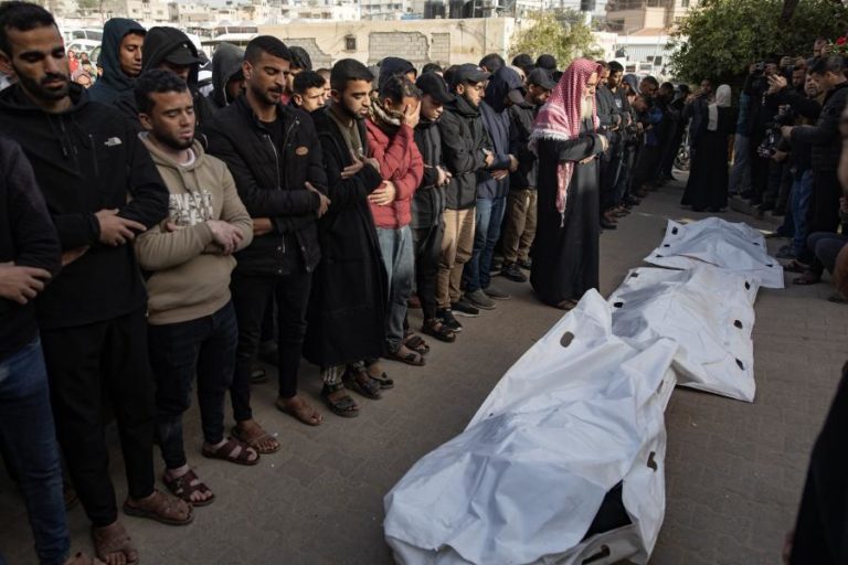 Israel mata 12 palestinianos em Gaza, 601 desde cessar-fofo