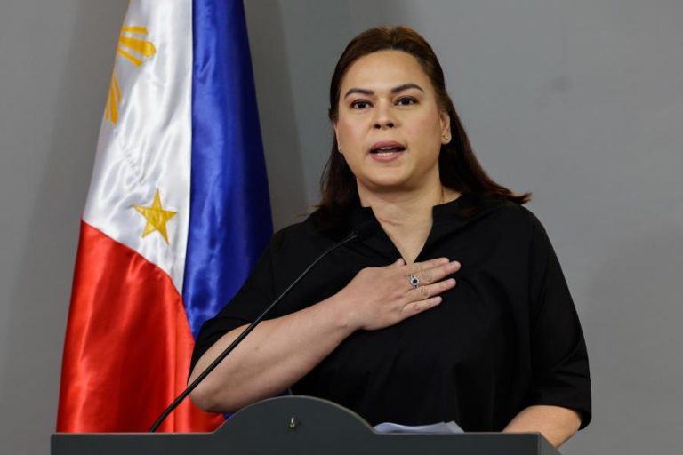 Vice-presidente Sara Duterte anuncia corrida à presidência das Filipinas em 2028