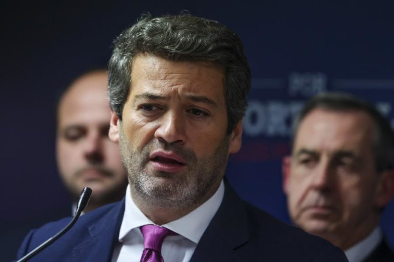 Ventura confirma recandidatura à liderança do Chega e recusa moderação do partido