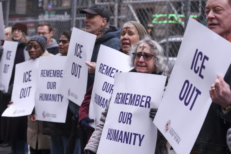 Justiça dos Estados Unidos anula detenção obrigatória de imigrantes sem fiança