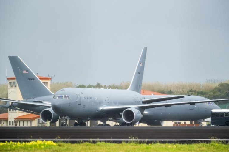 MNE admite que EUA podem usar Lajes para ataque sem avisar Portugal