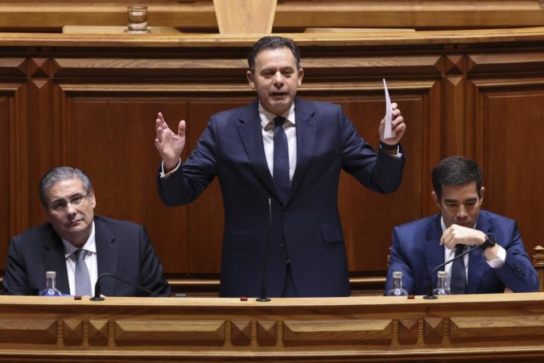 Montenegro vai propor novo ministro da Administração Interna na próxima semana