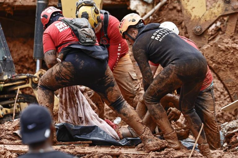Sobe para 36 número de mortos devido a chuvas torrenciais no Brasil