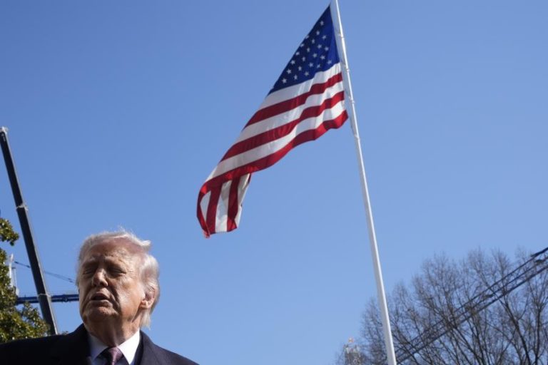 Trump pondera “tomada de controlo pacífica” de Cuba