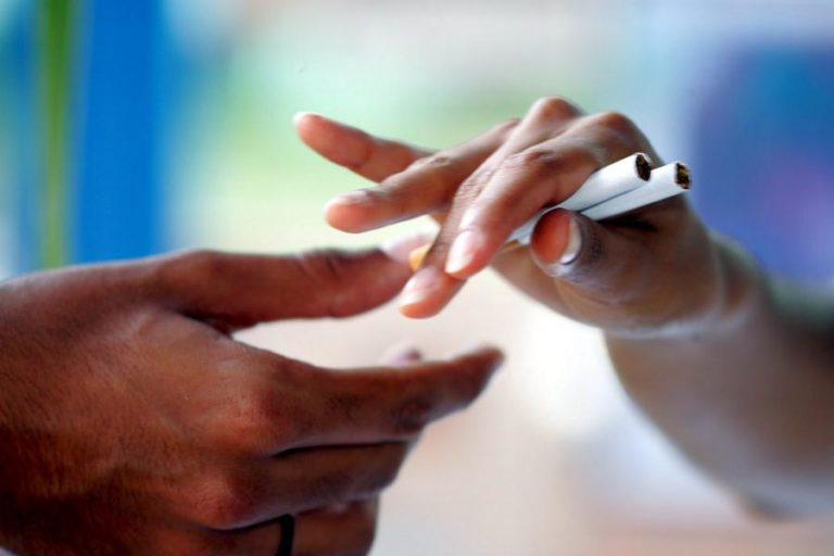 Portugal opõe-se a legislação britânica para acabar com venda de tabaco