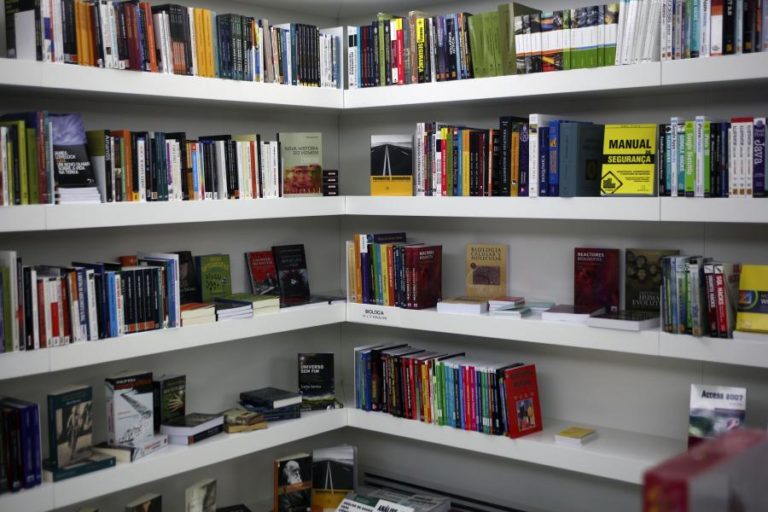 Cabo Verde anuncia cinco prémios literários anuais