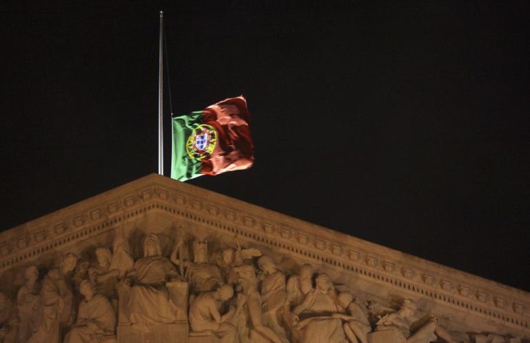 Governo aprova um dia de luto nacional pela morte de António Lobo Antunes que será cumprido no sábado