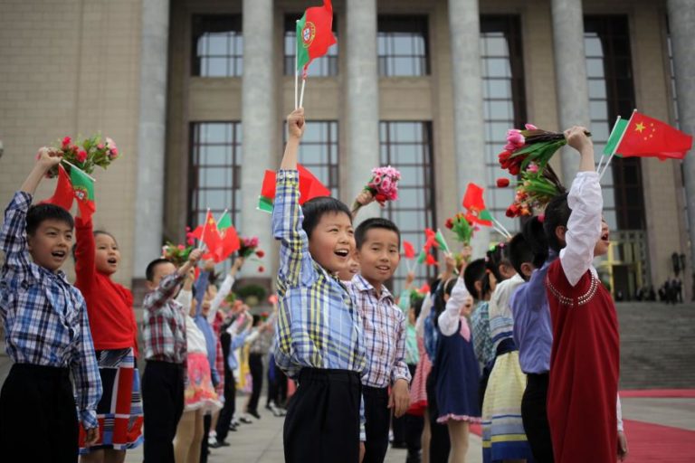 Redução de alunos leva a despedimentos em jardim de infância português de Macau