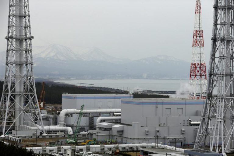 Japão adia retoma das operações comerciais da maior central nuclear do mundo