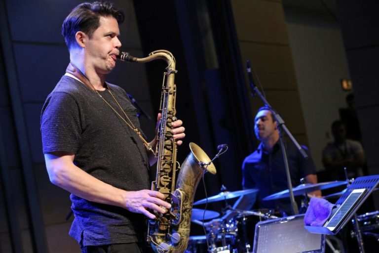 Seamus Blake, Selma Uamusse, “Stabat Mater” e marionetas no Auditório de Espinho até junho