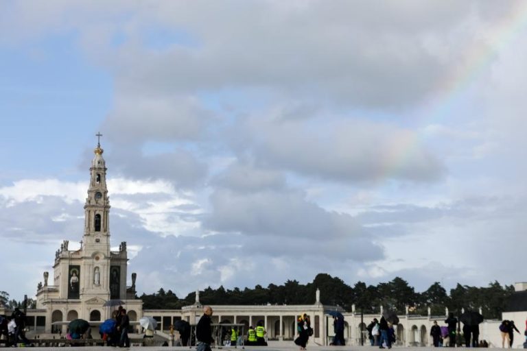 Santuário de Fátima inicia plantação de novas árvores no recinto
