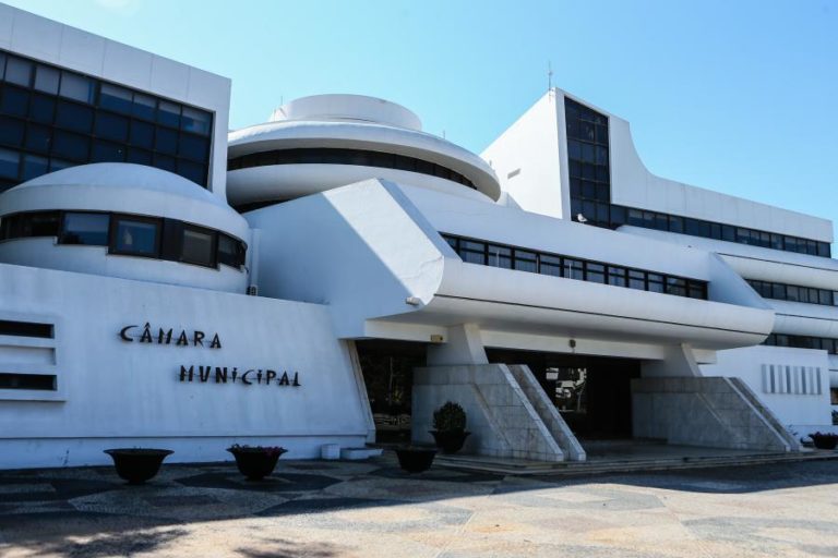 Câmara Municipal de Albufeira alvo de buscas – MP