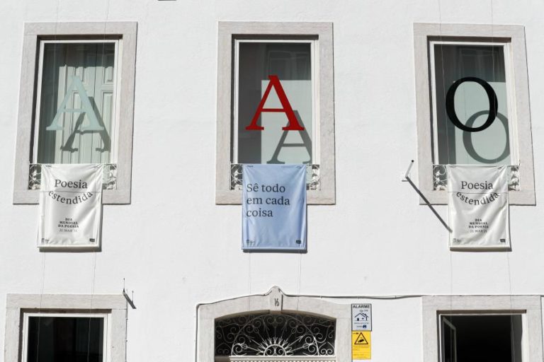 Dia Mundial da Poesia celebrada com tertúlias, leituras, jogos, música e cinema