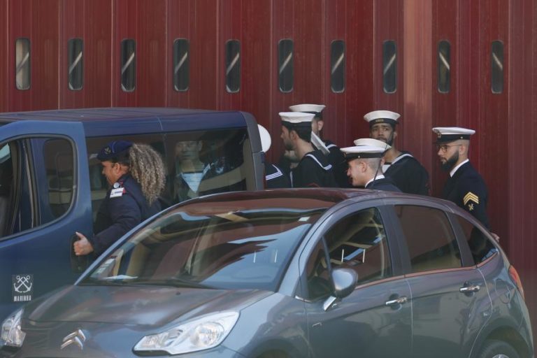 Militares do NRP Mondego alegam que Marinha se prepara para substituir motores do navio