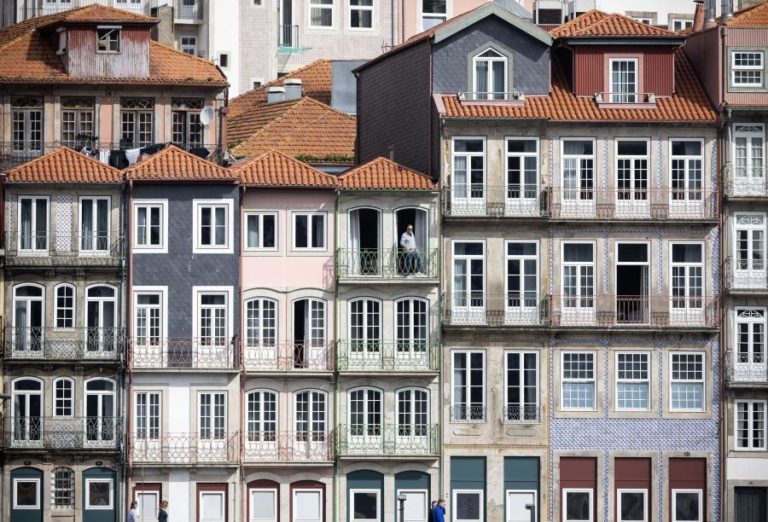 Euribor desce a três e a 12 meses e sobe a seis meses