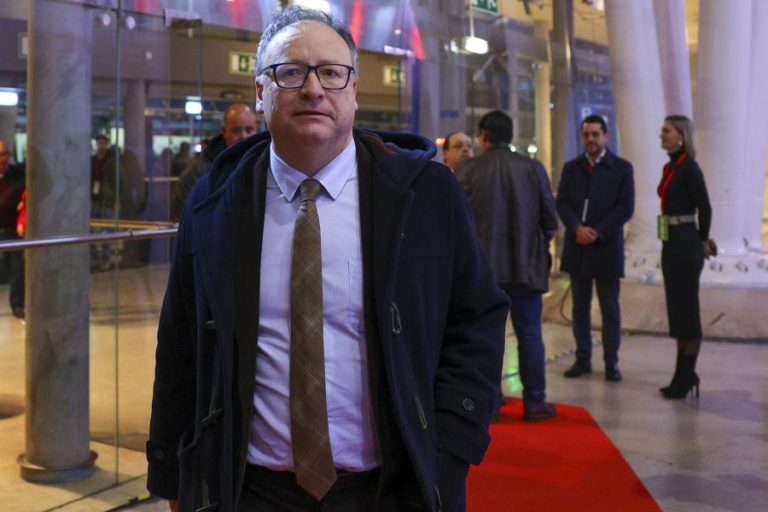 Autoridades portuguesas pediram levantamento de imunidade parlamentar de Francisco Assis