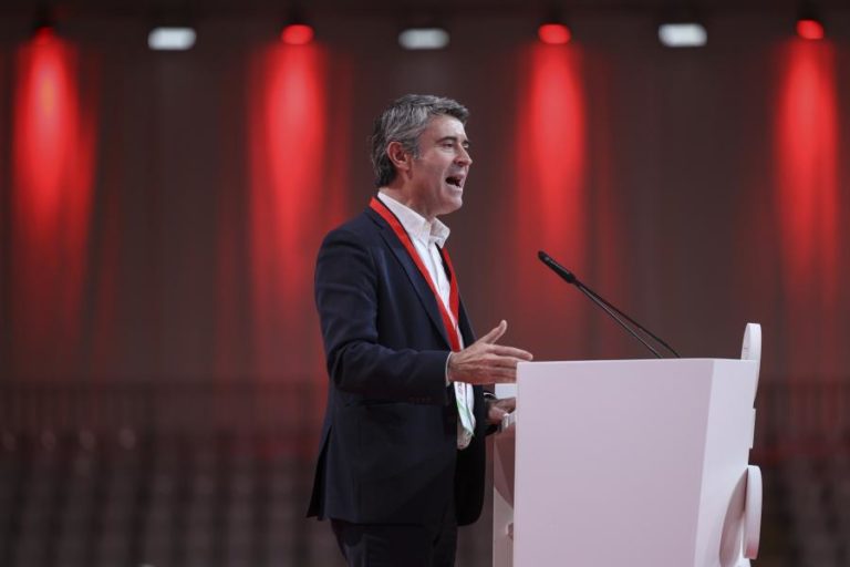 Discurso de Carneiro marca arranque da reunião magna em Viseu
