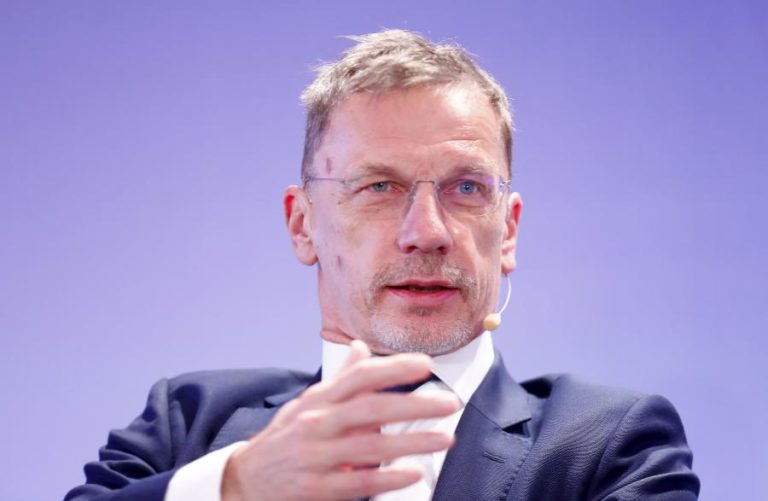 Parlamento Europeu aprova nomeação de Boris Vujcic para vice-presidente do BCE