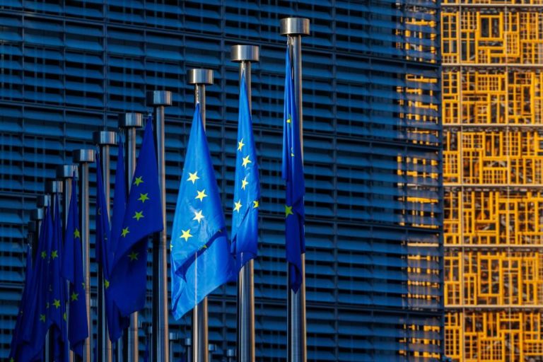 Bruxelas processa Portugal por não transpor diretivas sobre troca de informações policiais